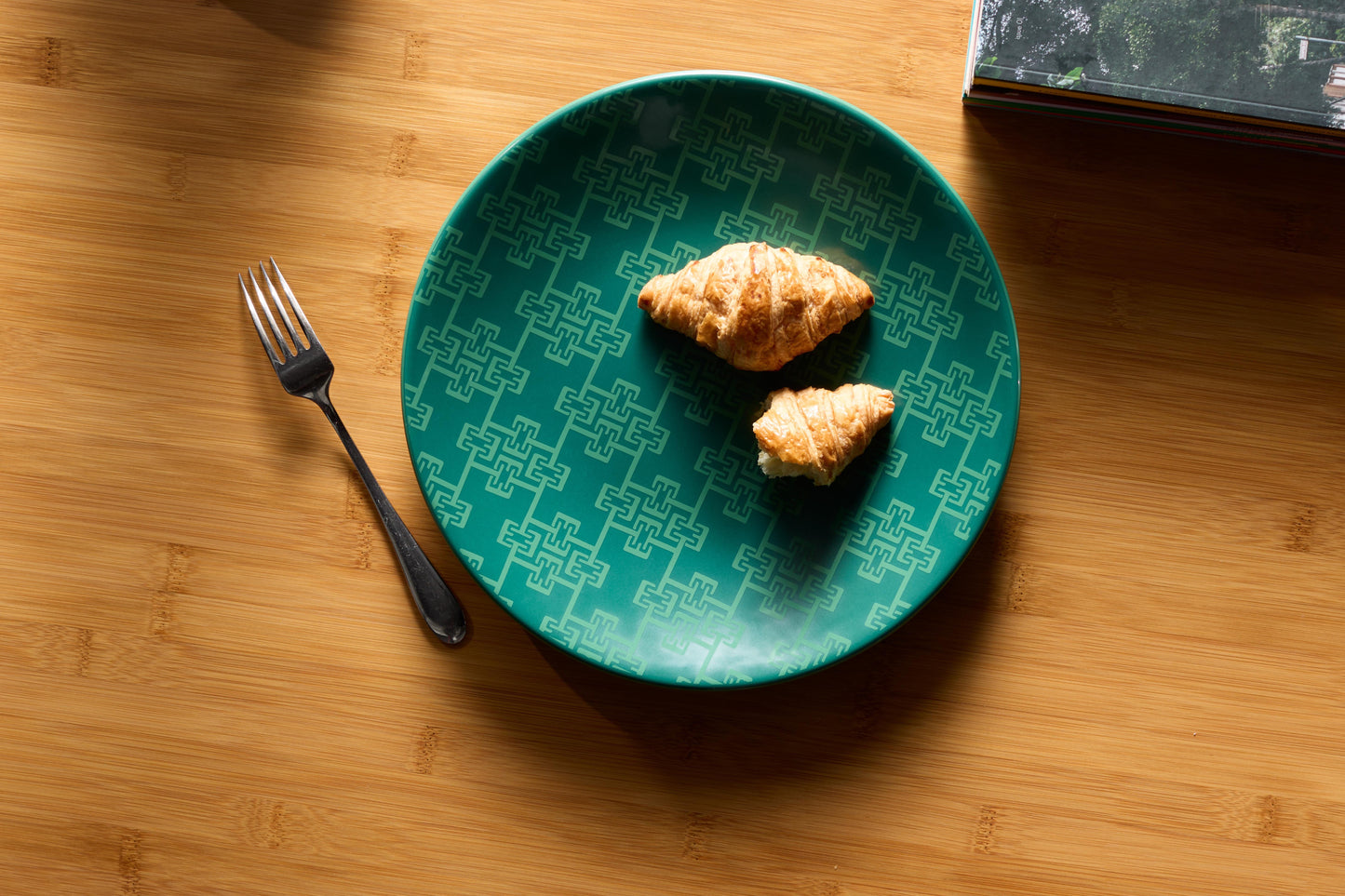 Large Plate Set Collection.